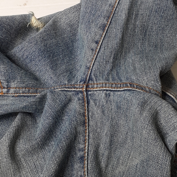 Piper & Blue Distressed Faded Jean Capris Size 9 - Picture 14 of 16